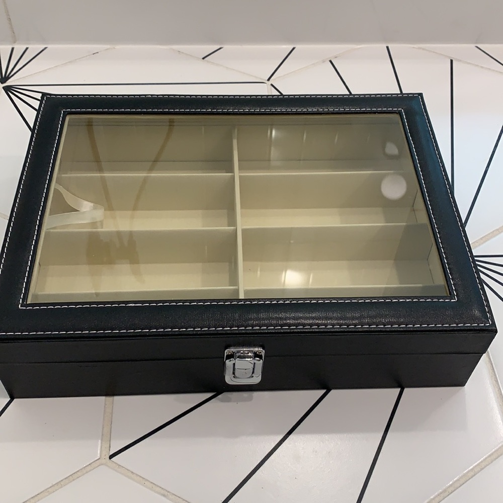 Sunglasses display case - Picture 3 of 5
